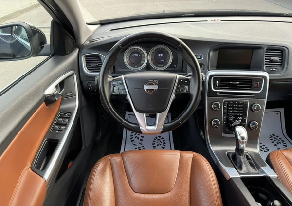 Volvo V60 cena 41000 przebieg: 242000, rok produkcji 2013 z Kłodzko małe 667